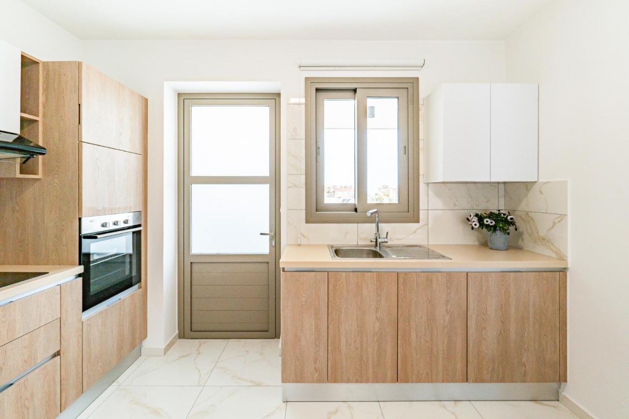 Adolina Apartments By Ezoria Villas Paphos Bagian luar foto