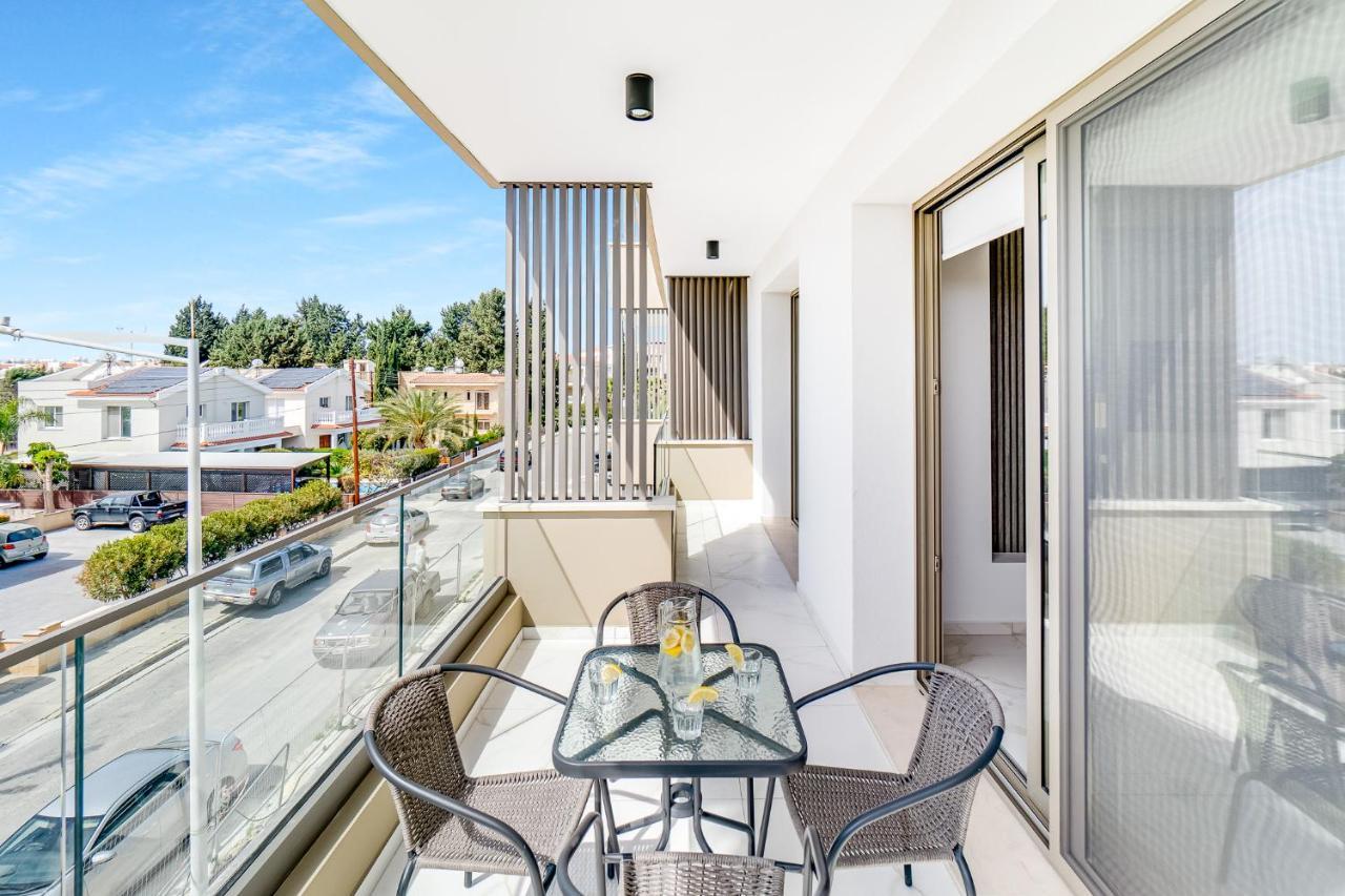 Adolina Apartments By Ezoria Villas Paphos Bagian luar foto